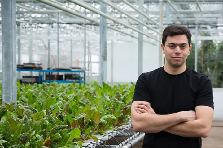 بزرگترین گلخانه‌ی روی پشت بام جهان در مونترال